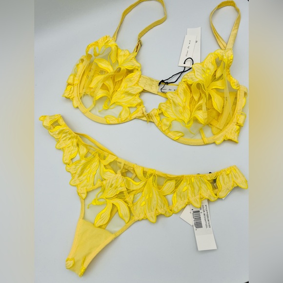 NWT FLEUR DU MAL  Yellow Lily Embroidered Bra, Thong, Garter Belt Set 36D, size3 - Picture 2 of 5